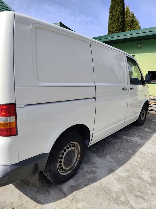 Sprzedam VW transporter T5 1.9 TDI