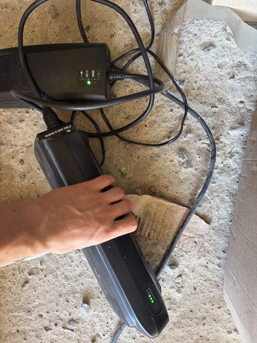 Ładowarka 42V/4A magnetyczna