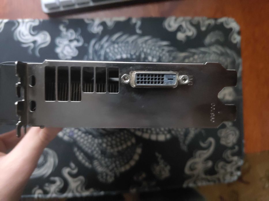 Продаю видеокарту AMD RX580 2048SP SAPPHIRE 4GB Б/У ідеальний стан!