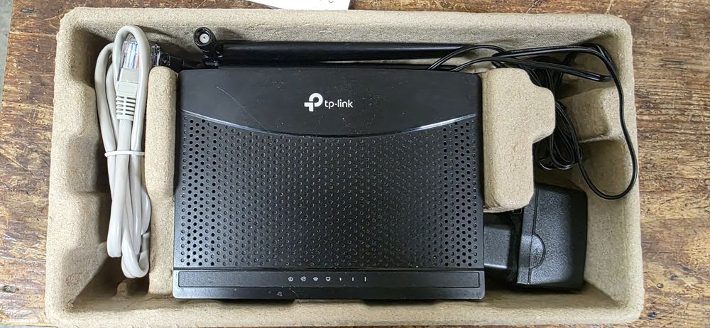 Router TP LINK - MR100 LTE - Cartão SIM