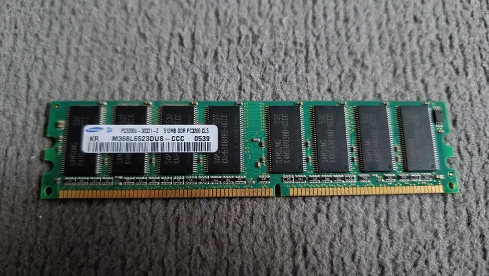 Pamięć RAM Samsung DDR SDRAM 512MB PC3200U-30331-2 CL3