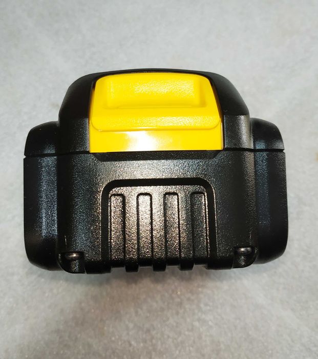 Акумуляторна батарея  DeWALT, 18 В , 4Ah
