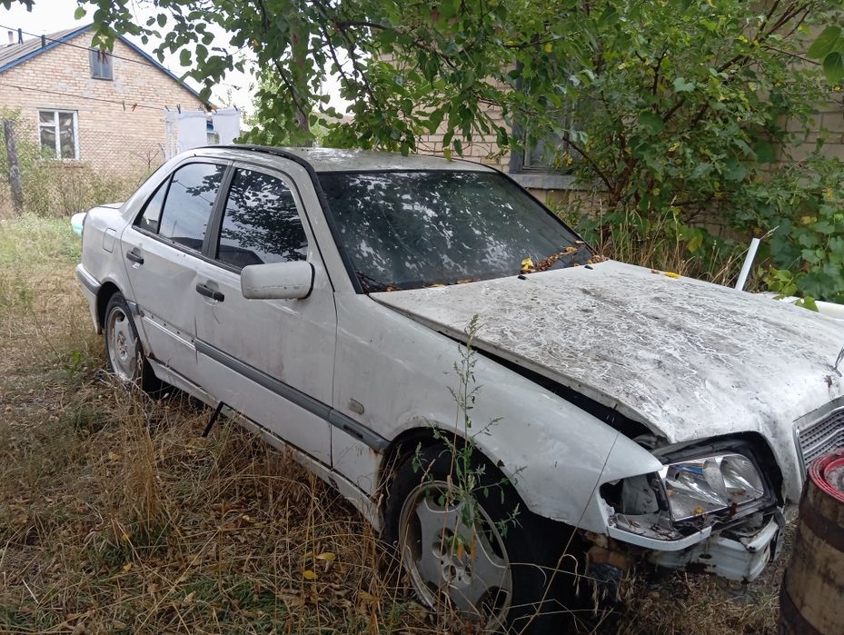 Продам Мерседес після невеликого дтп