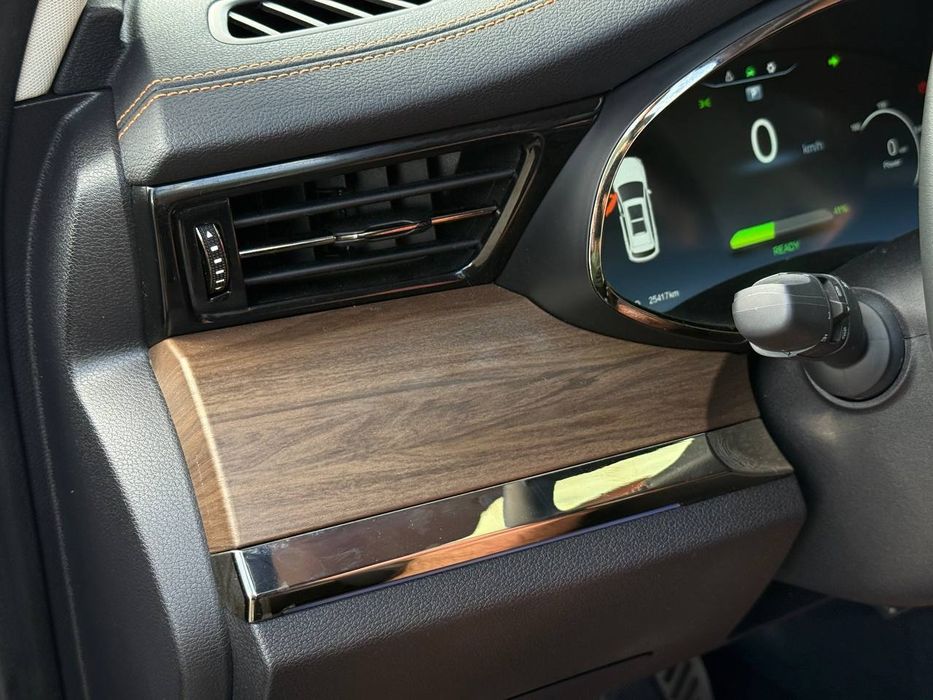 Продам авто електромобіль Skywell ET5 72 кВт