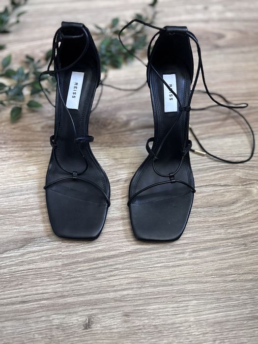 REISS – Nowe Skórzane Sandały z Wiązaniem wokół Kostki (Rozmiar 39)
