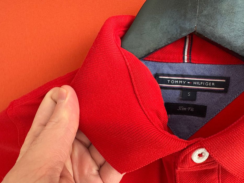 TOMMY HILFIGER чоловіча футболка з воротником комірцем розмір S
