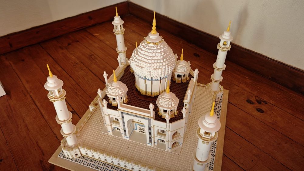 Vendo LEGO Taj Mahal Creator Expert 10256 .  Set impecável.