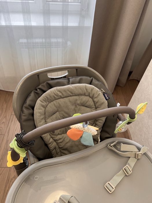 Дитячій стільчик Chicco Polly Magic