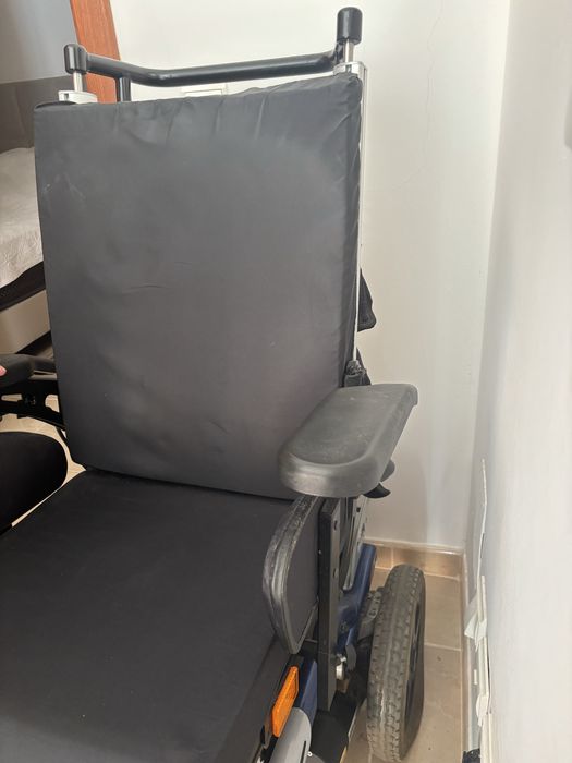 Cadeira de rodas elétrica Invacare Dragon Verticalizer