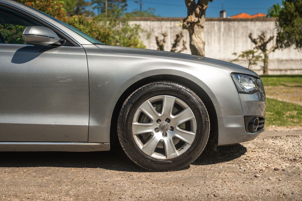 Audi A8 3.0 TDI DPF clean quattro tiptronic