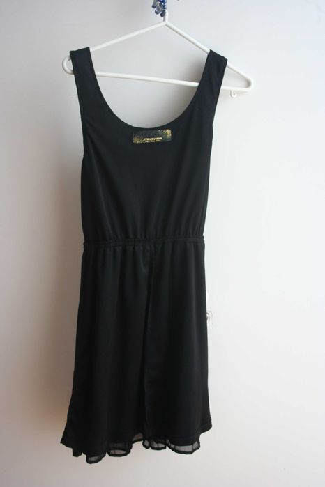 Vestido preto Stradivarius