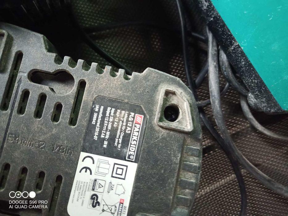 Battery Chargers and Screwdrivers64741170531331122