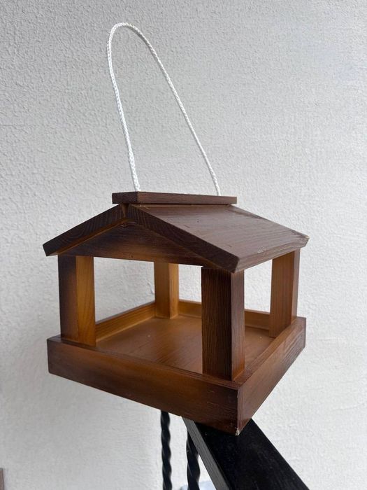 Годівничка для птахів