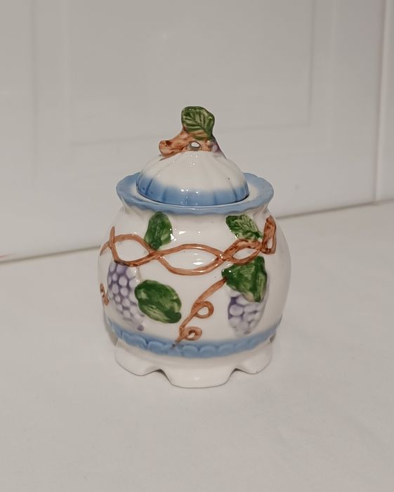 Potes Porcelana. Motivos Uvas e frutas. Como Novo