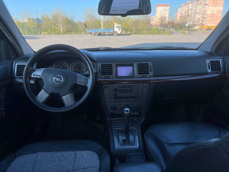 Opel Vectra 2003 року, 3,2 літра, бензин