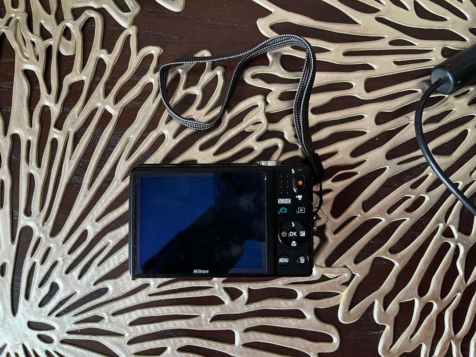 Цифровой фотоаппарат Nikon COOLPIX S6700