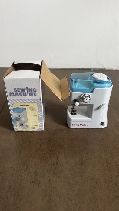 Mini máquina de costura
