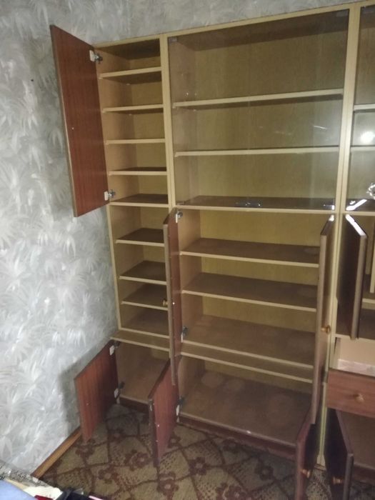 Meblościanka z czasów PRL - używana, w dobrym stanie