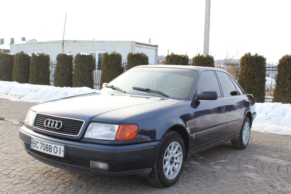 Audi 100 1993 ідеальний стан,газ бензин