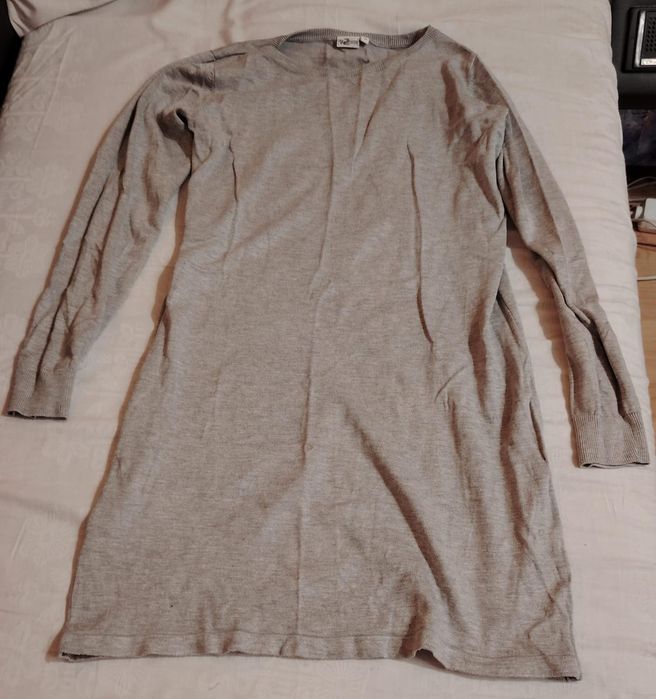 Szara, długa sukienka