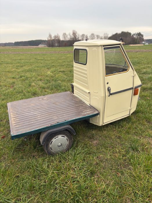 Piaggio Ape 50 trójkołowiec