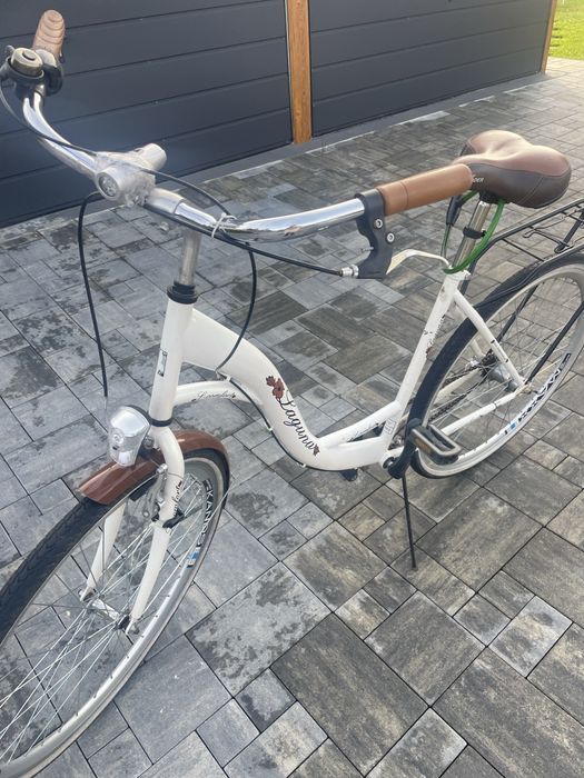 Rower miejski bialy kola 28 cali mega wygodny