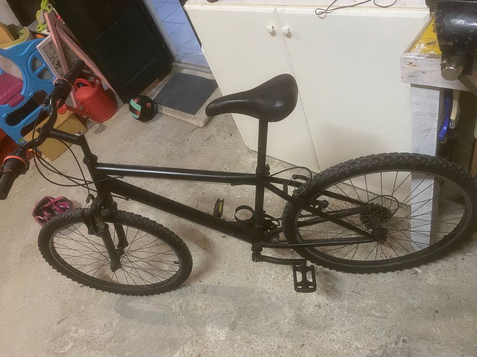 Bicicleta preta usada