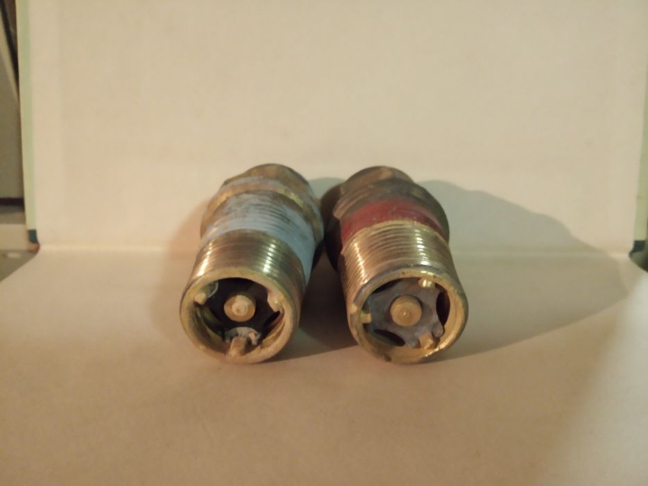 Продам два клапана на газовый баллон