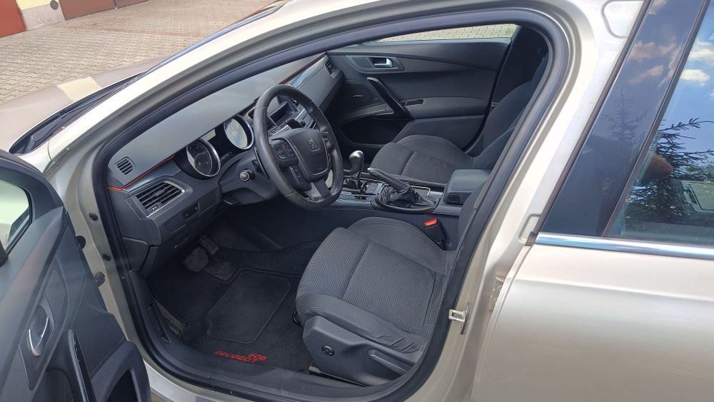 Peugeot 508 sedan. Salon Polska
