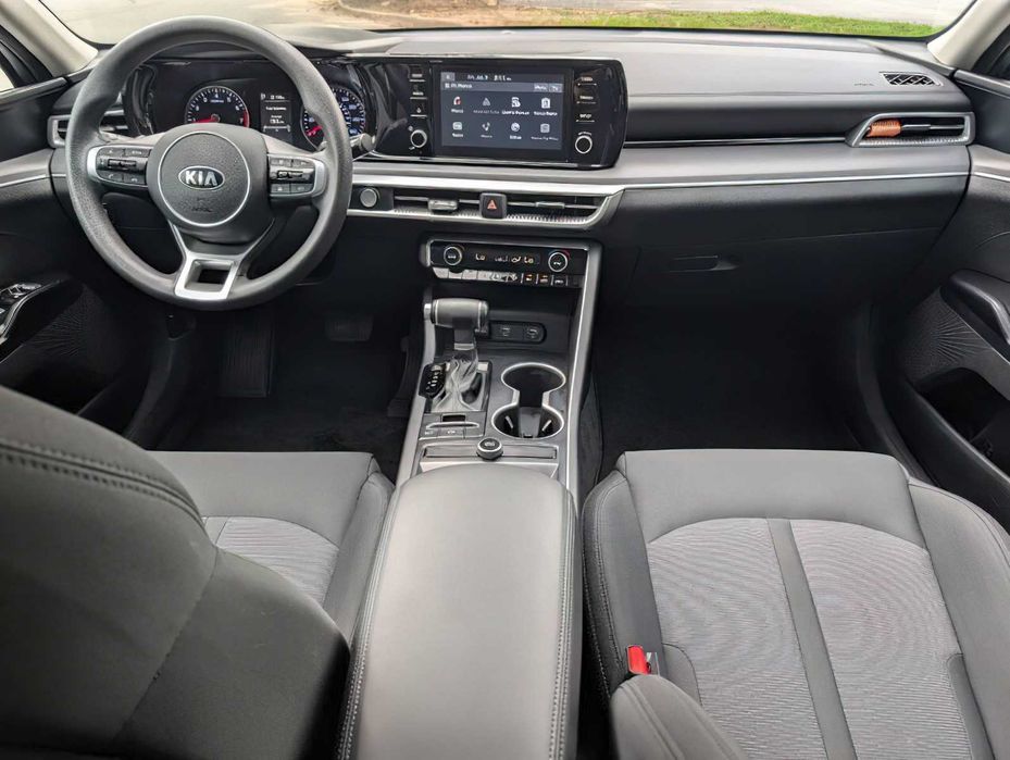 Kia K5      2021