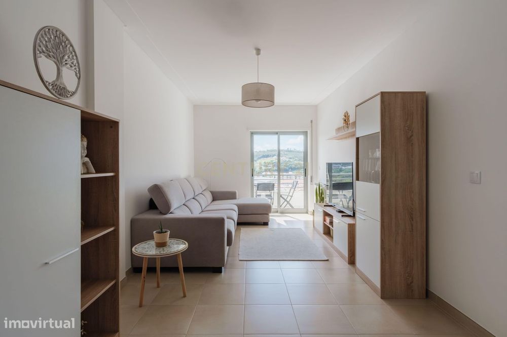 Apartamento T2 c/BOX - Alcobaça — Alcobaça E Vestiaria, Leiria