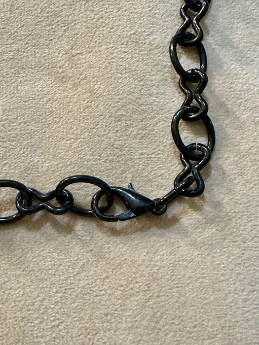 Conjunto de dois colares pretos