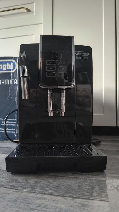 Ekspres do kawy DeLonghi Dinamica jak nowy