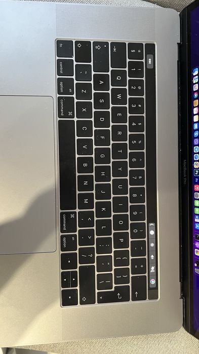 MacBook Pro (15-inch, 2016)