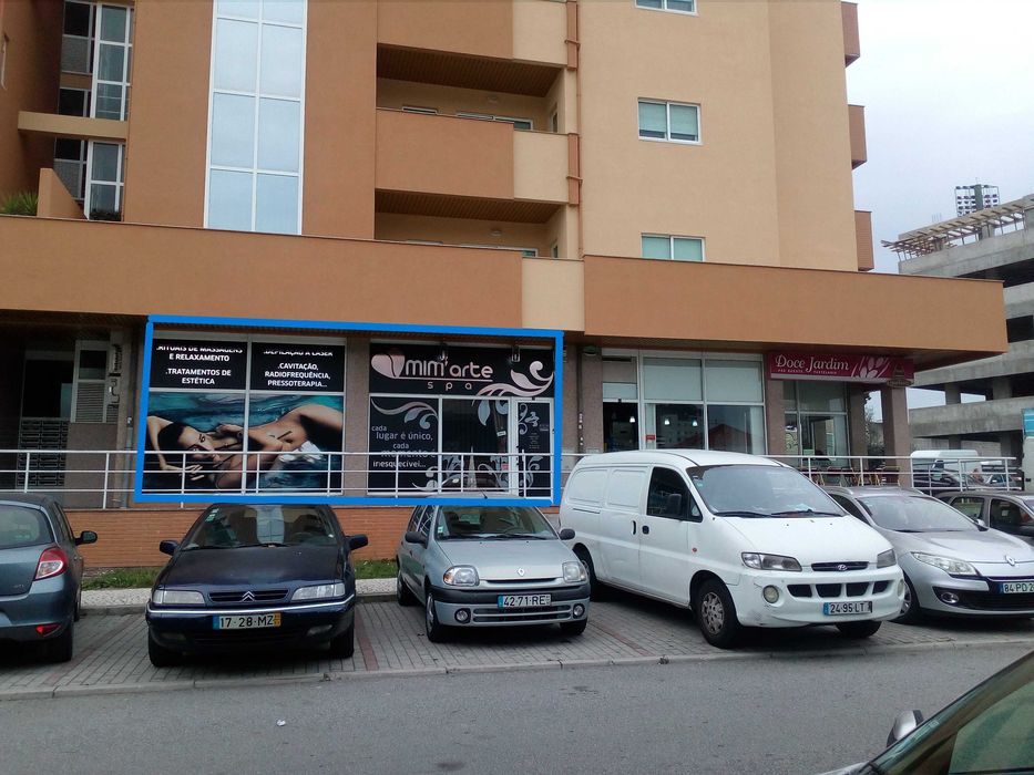 Alugo Loja em Famalicão