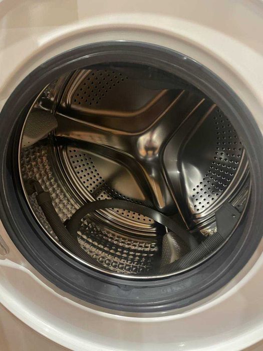 Продам пральну машину Haier HW80-B14979