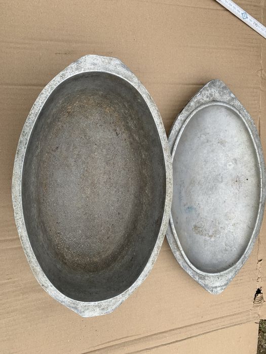 Stary garnek aluminiowy