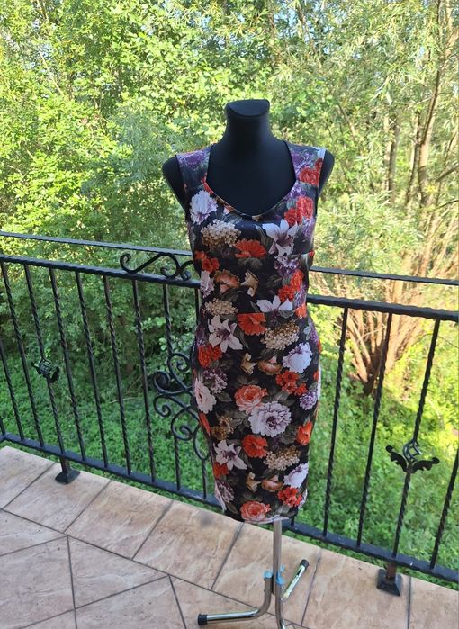 Sukienka midi marka Lustre rozmiar M 38