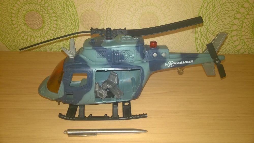 Вертолет 33х16см