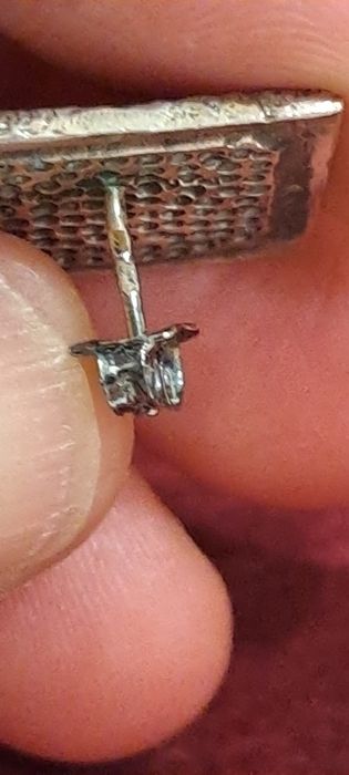 Colar em Prata com pendente e brincos.