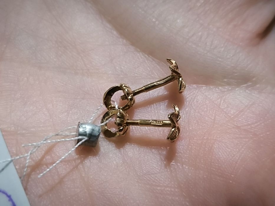 Продам серьги 585