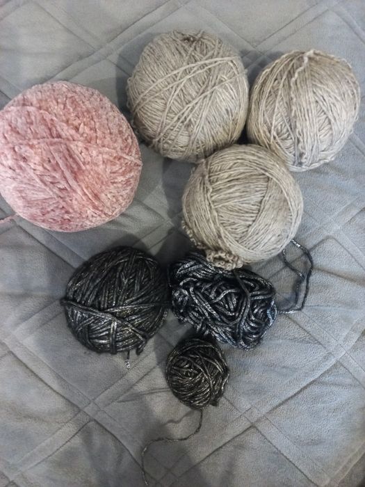 Нитки для в'язанння,вишивання.