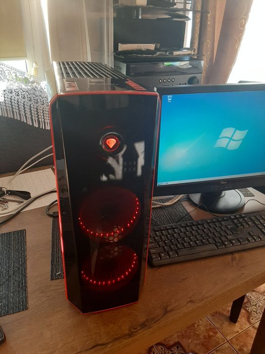 Komputer Genesis Titan 700