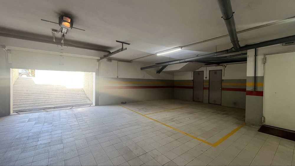 Lugares de garagem em Lavra-Matosinhos (Com ponto de carregamento elétrico)