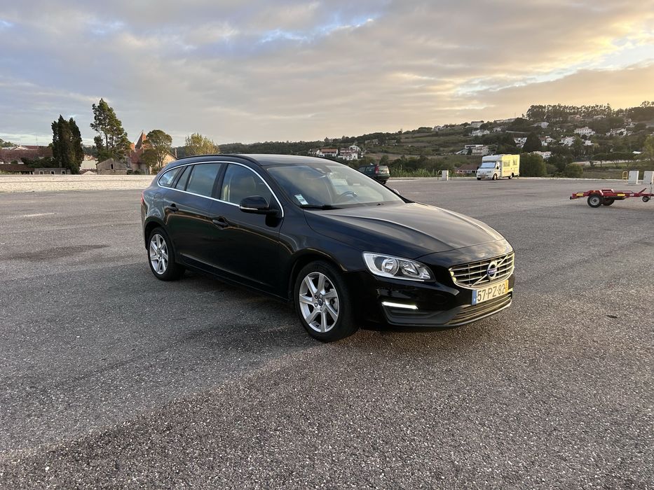 Volvo V60 D2 Momentum Automática
