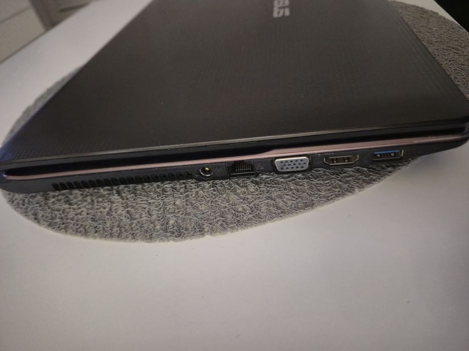 ASUS x53e stan okej