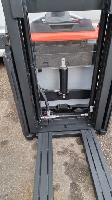 Электроштабелер BT TOYOTA SPE200D з літій-іонною батареєю