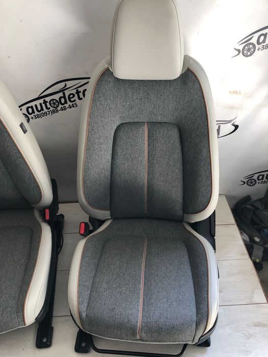 Салон Mazda MX-30 сидіння mx30 диван