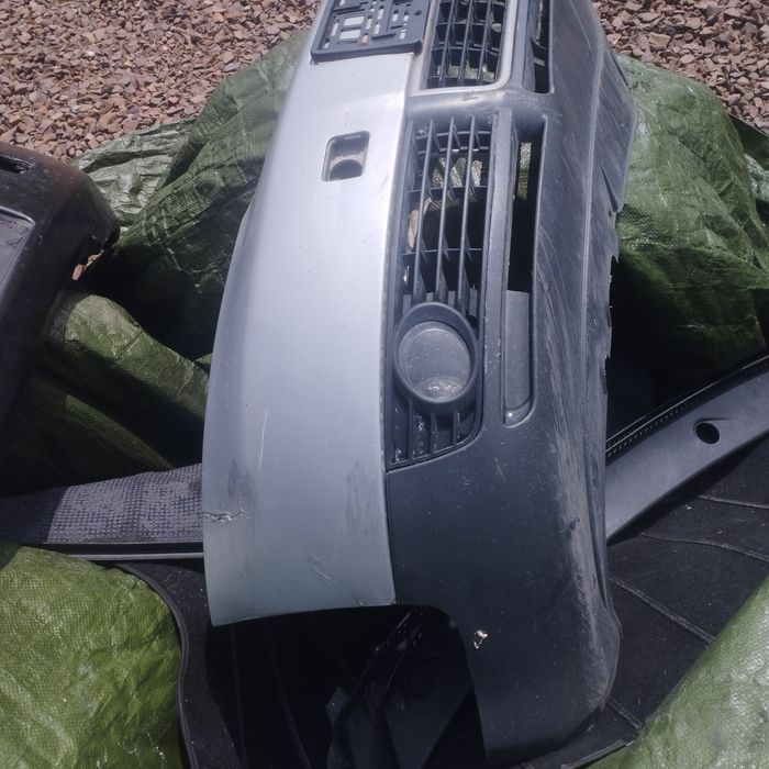 Audi a4 b6 zderzak przód kompletny ly7w kratki halogeny