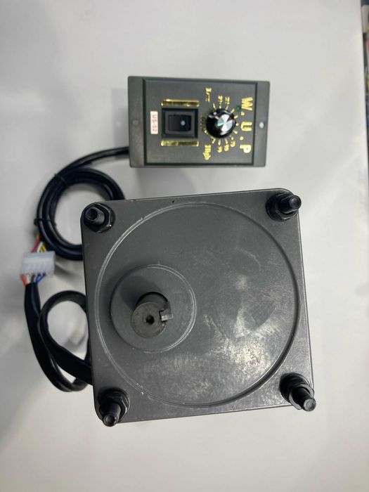 Silnik 120W z reduktorem obrotów